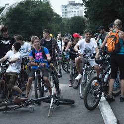 По центру города проехали сотни велосипедистов #19