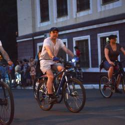 По центру города проехали сотни велосипедистов #31