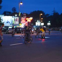 По центру города проехали сотни велосипедистов #47
