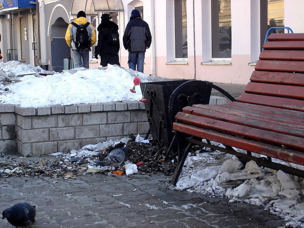 Арбат. Мусор. Грязь. Отходы.