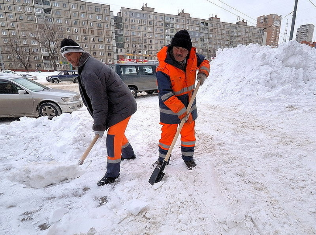 11 марта 2007 г. Владивосток. Очистка города от снега.