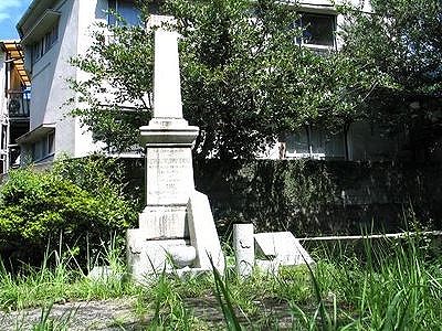 Семейный склеп Георгия Демби. Нагасаки, 2007 г.