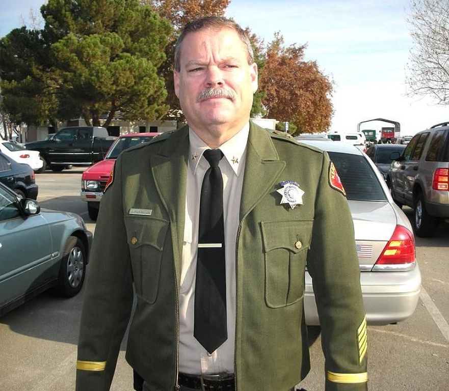 Бюджет департамента шерифа округа Керн – 168 миллионов долларов. Этого мало, считает заместитель шерифа г-н Уильямсон. США. Америка. Штаты. Полицейские.